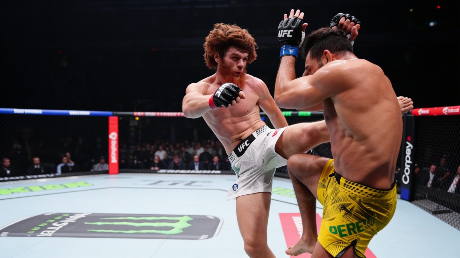 Shara Bullet vise Israel Adesanya après une victoire controversée à l’UFC Baku