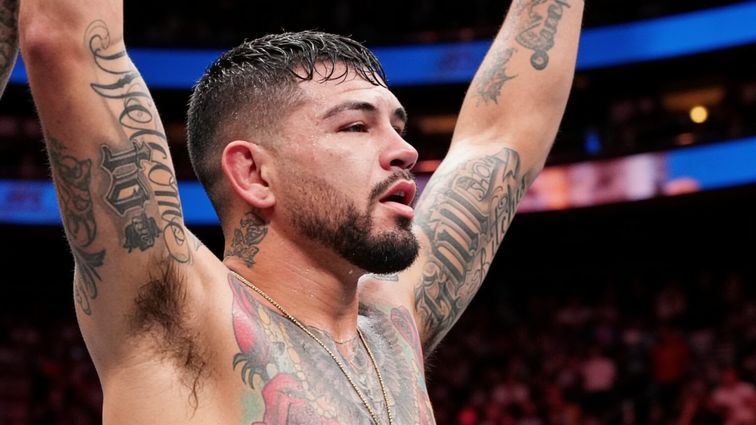 L’UFC revient à Sacramento avec des combats explosifs : Hernandez et de Ridder en tête d’affiche